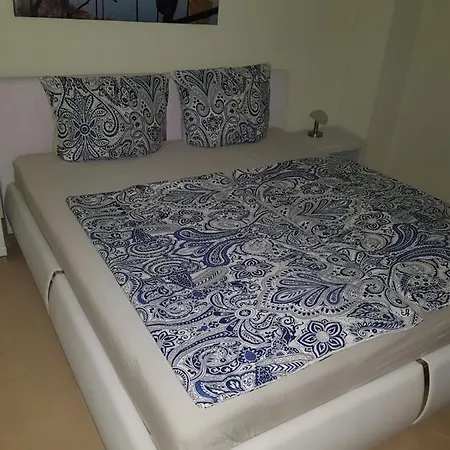 Lastro Apartment *